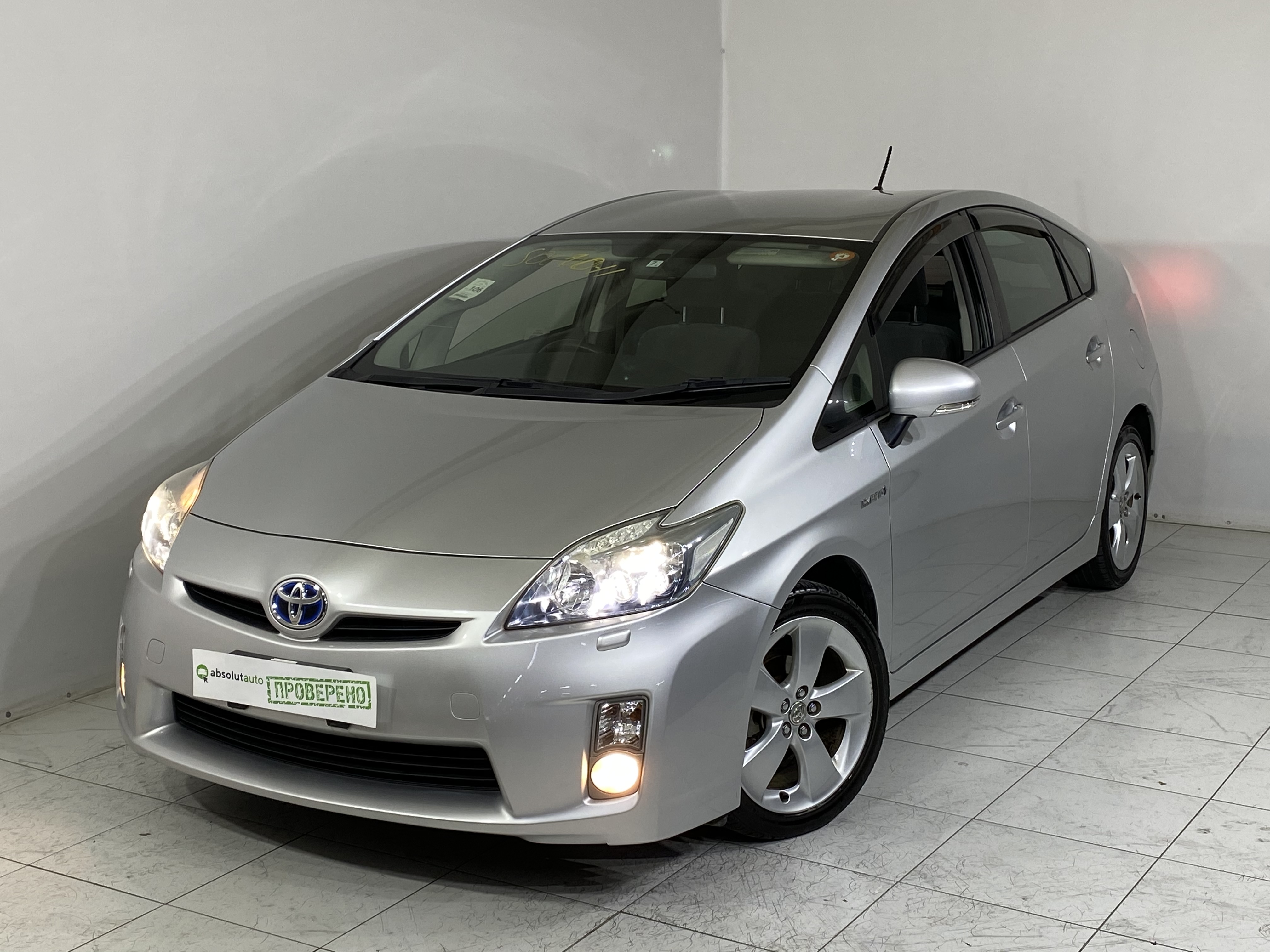 Продам тойоту новосибирск. Тойота Приус 2010 года. Toyota Prius 2010 года. Prius 2010. Приус 51 кузов фото.