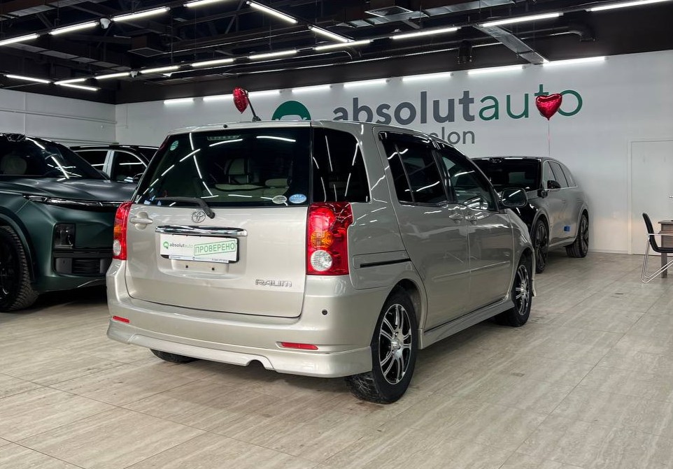 Toyota Raum