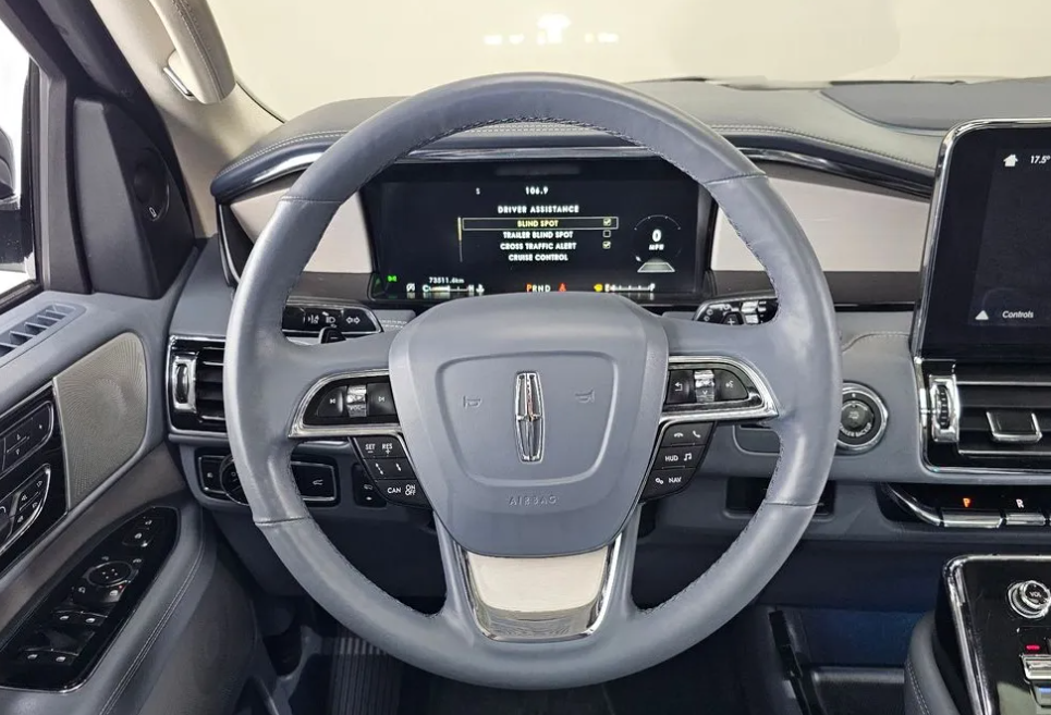 Lincoln Navigator