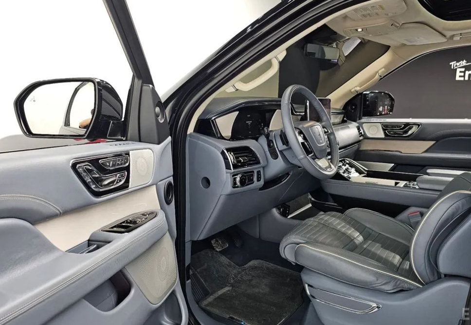 Lincoln Navigator