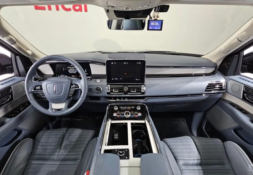 Lincoln Navigator