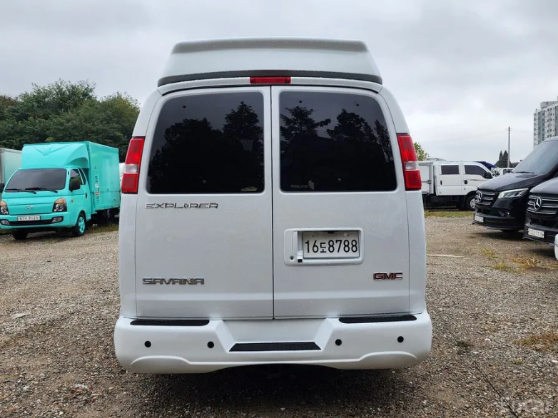 GMC Savana