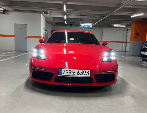Porsche 718 Cayman