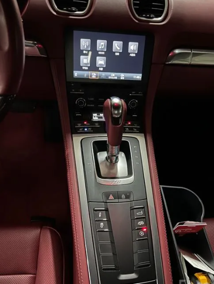 Porsche 718 Cayman