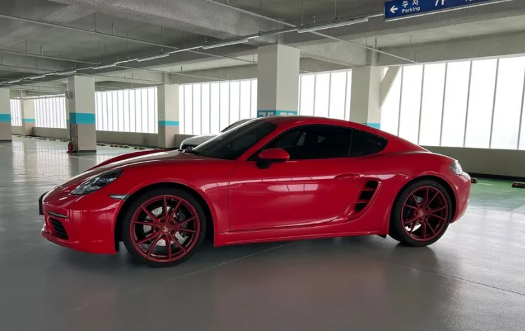Porsche 718 Cayman