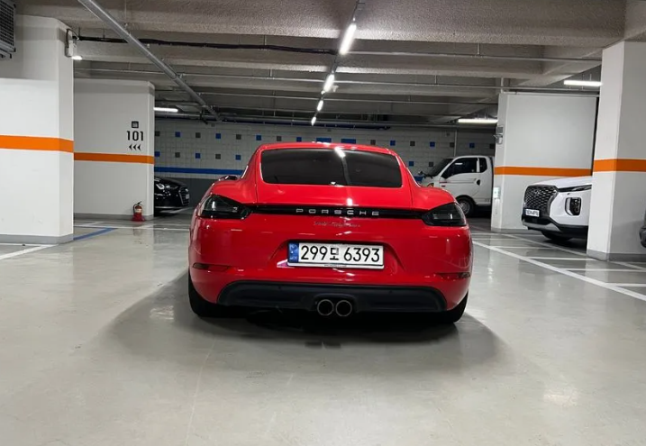 Porsche 718 Cayman