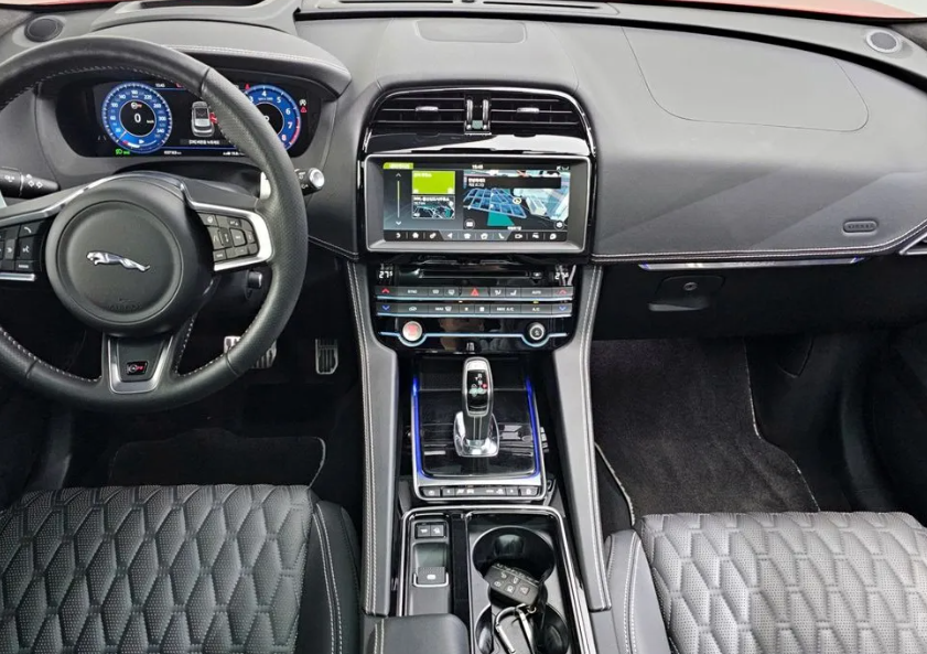 Jaguar F-Pace
