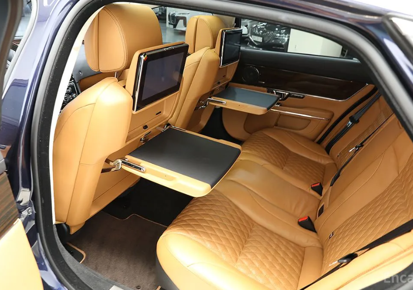 Jaguar XJ