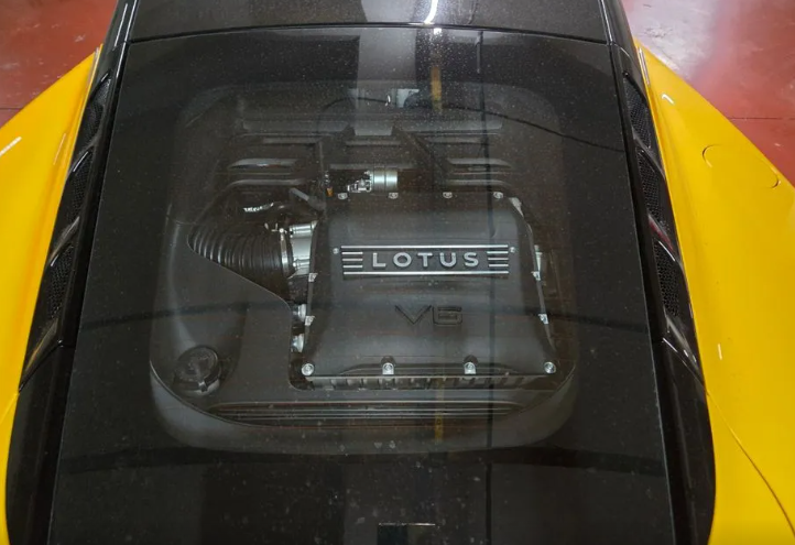 Lotus Emira x2