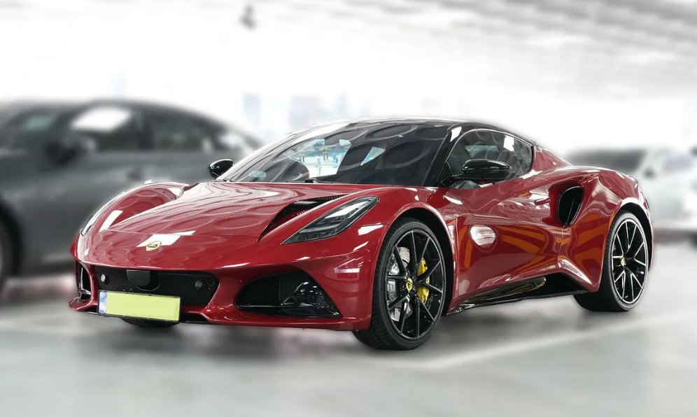 Lotus Emira x2
