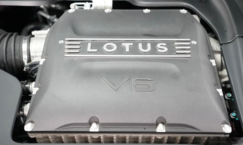 Lotus Emira x2