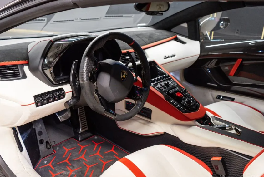 Lamborghini Aventador