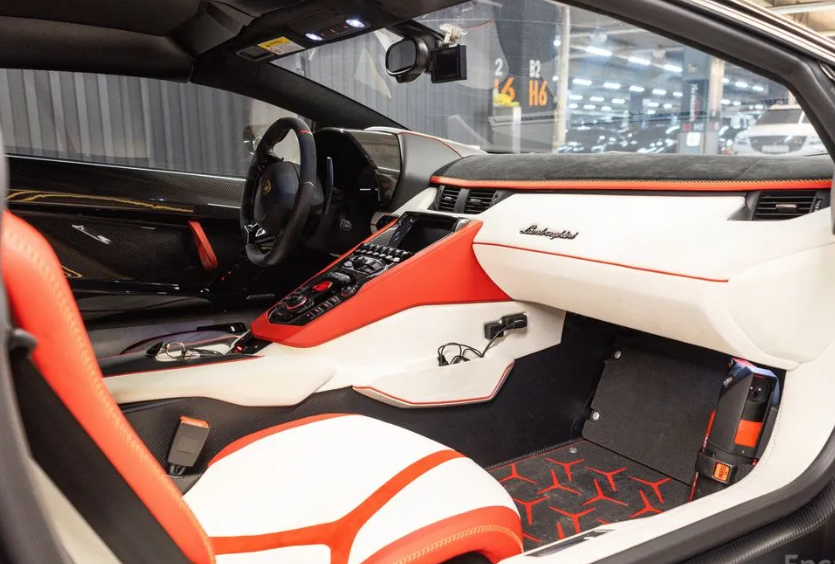 Lamborghini Aventador