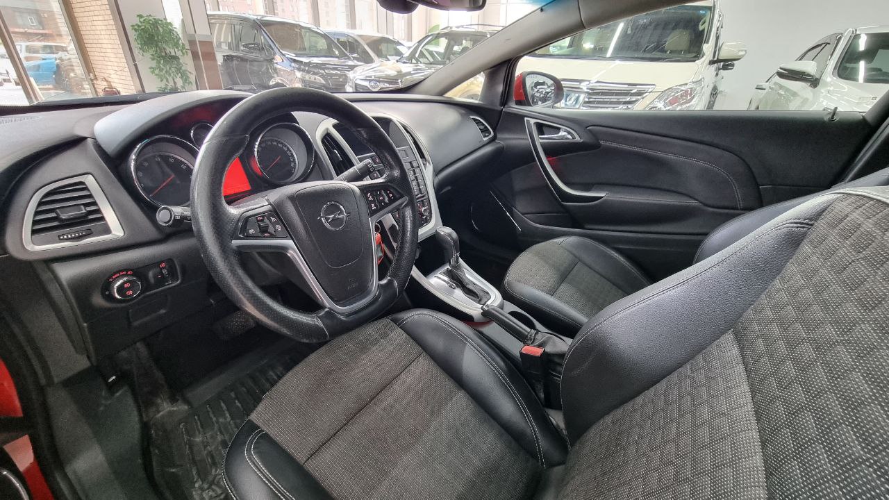 Opel Astra OPC