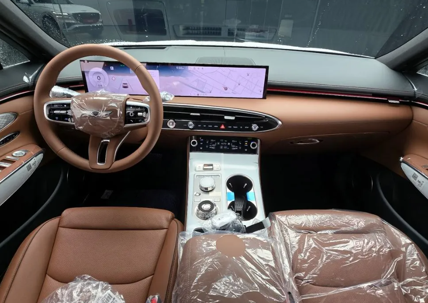Genesis Gv70