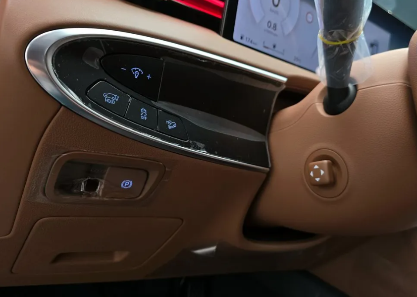 Genesis Gv70