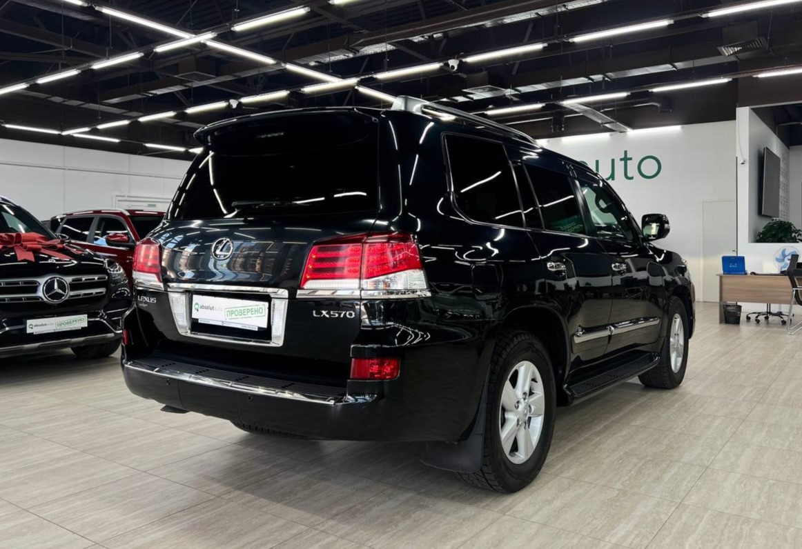 Lexus LX