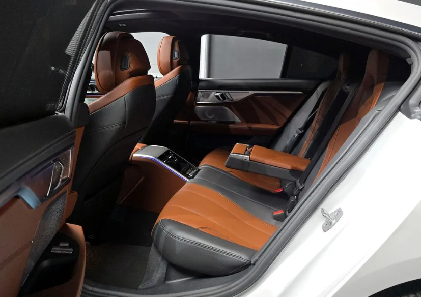 BMW 8 серия