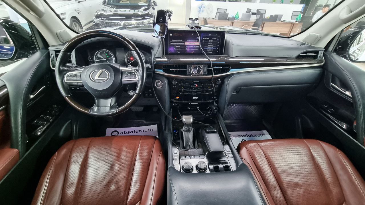 Lexus LX