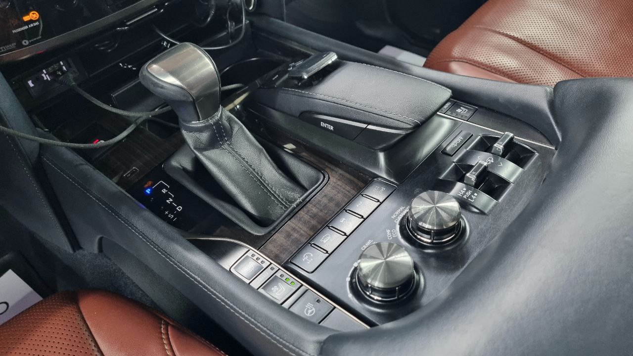 Lexus LX