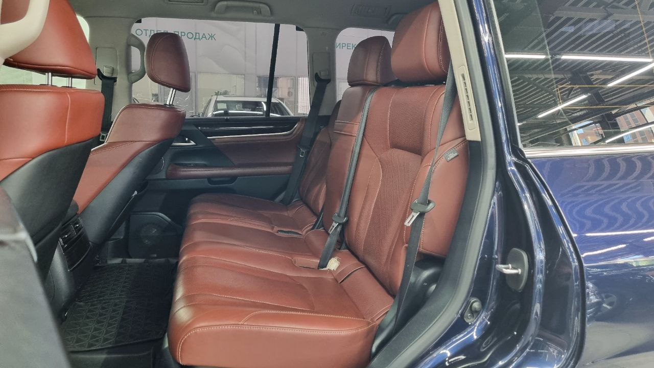 Lexus LX