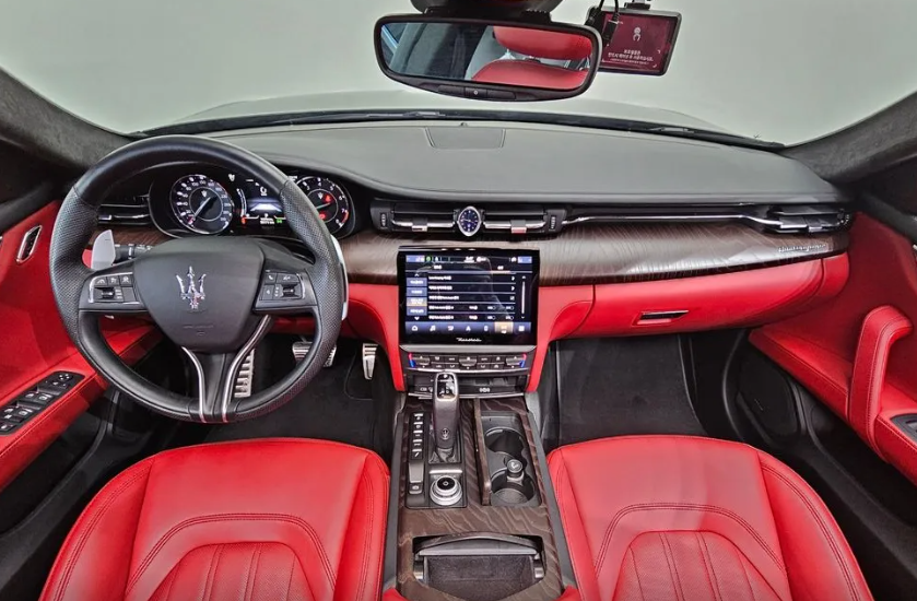 Maserati Quattroporte