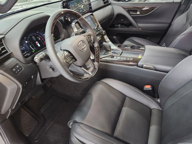 Lexus LX