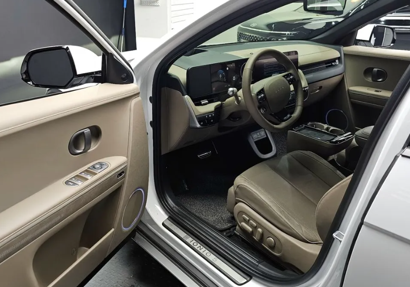Hyundai IONIQ