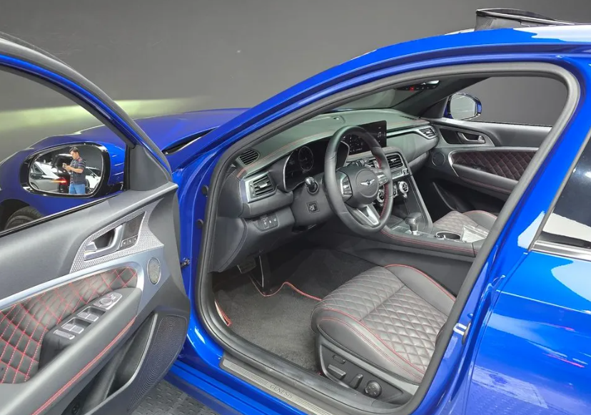 Genesis G70