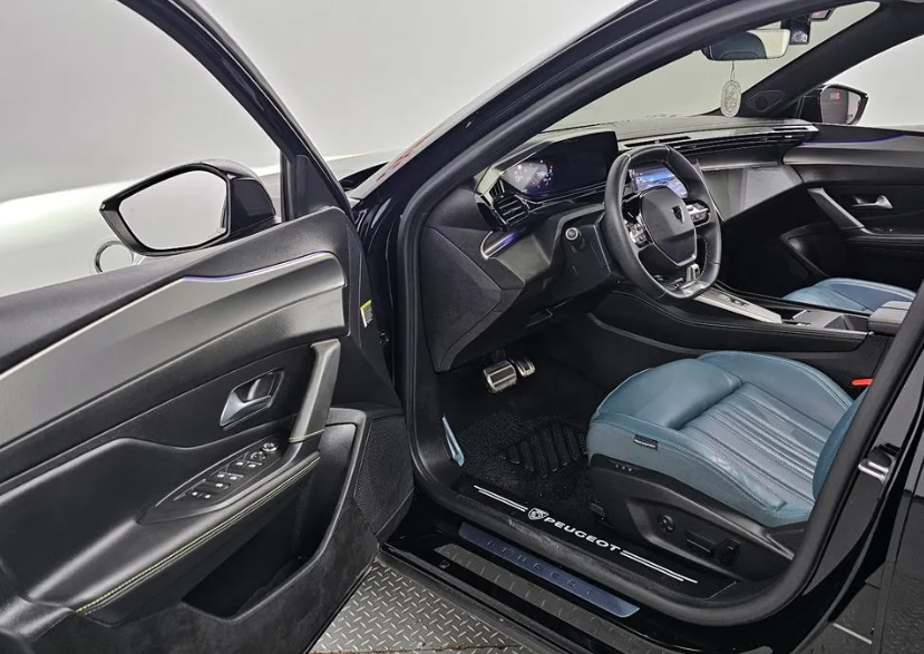 Peugeot 408