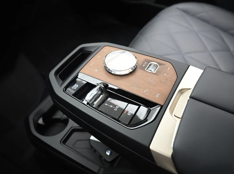BMW iX