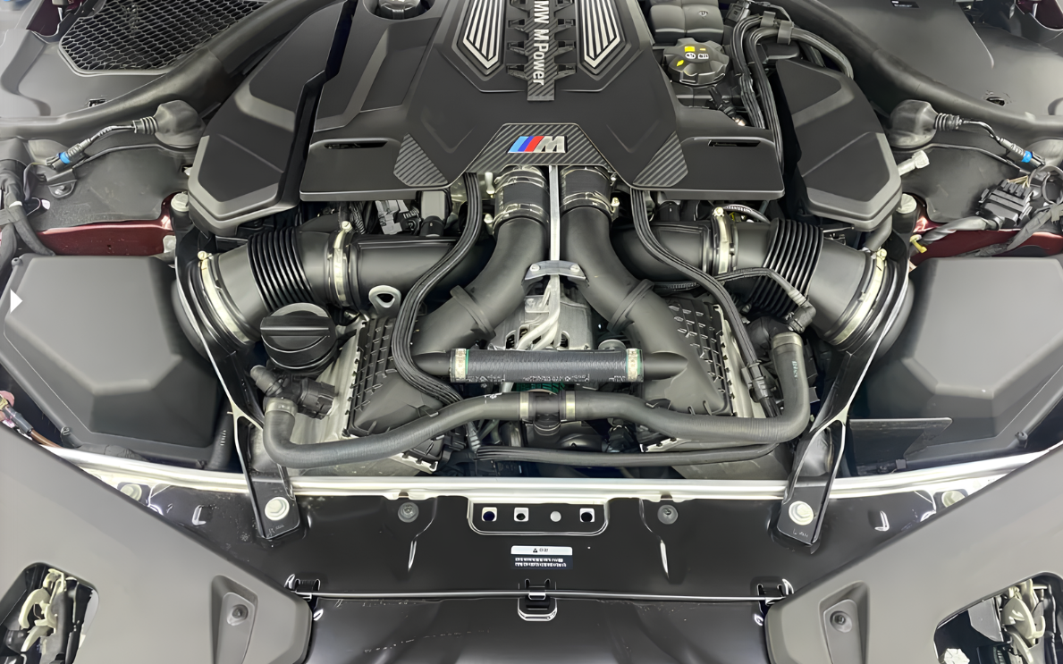 BMW M8