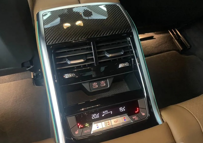BMW M8