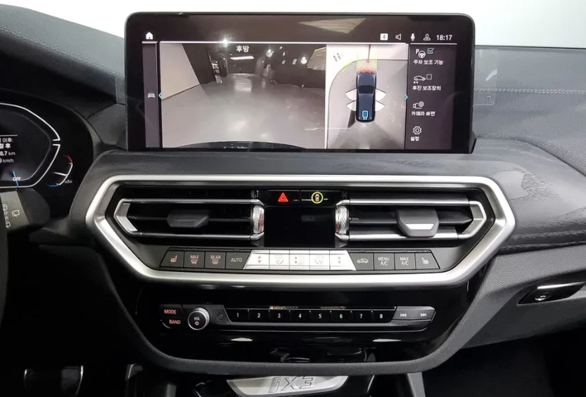 BMW iX3