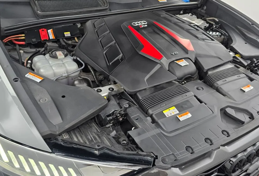 Audi RSQ8