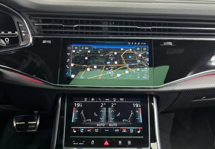 Audi RSQ8