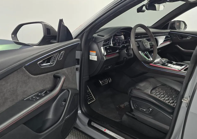 Audi RSQ8