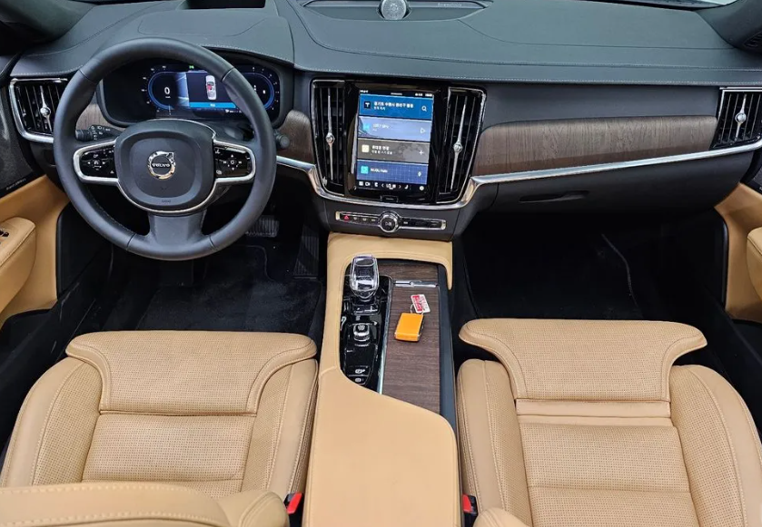 Volvo S90