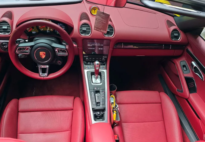 Porsche 718 Boxster