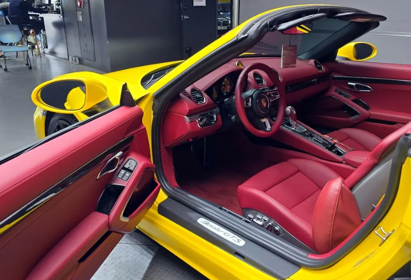 Porsche 718 Boxster