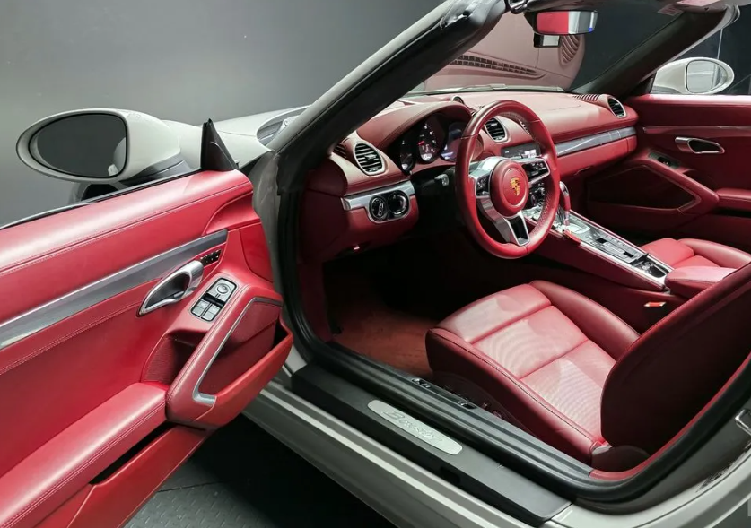 Porsche 718 Boxster