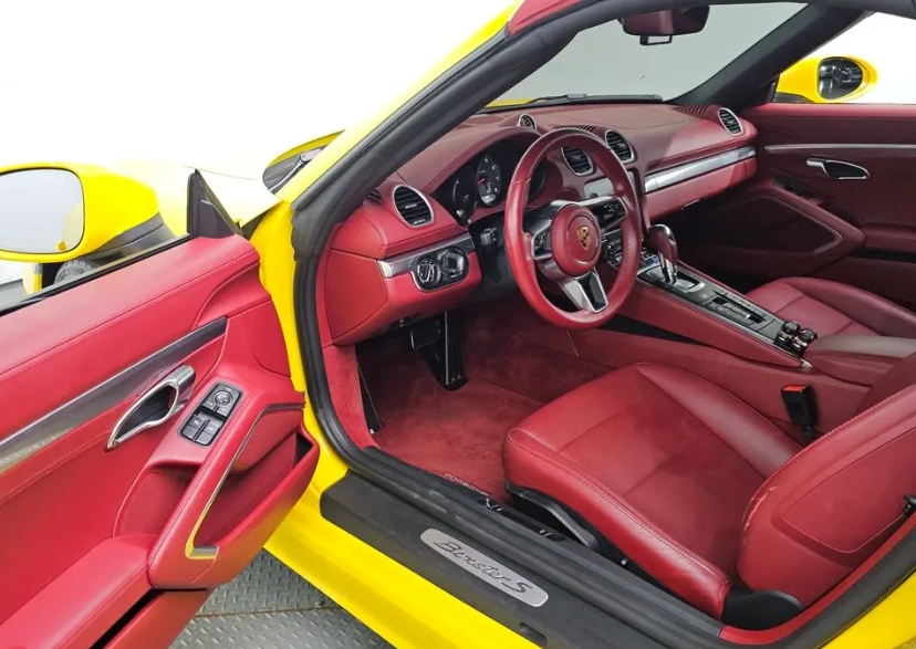 Porsche 718 Boxster