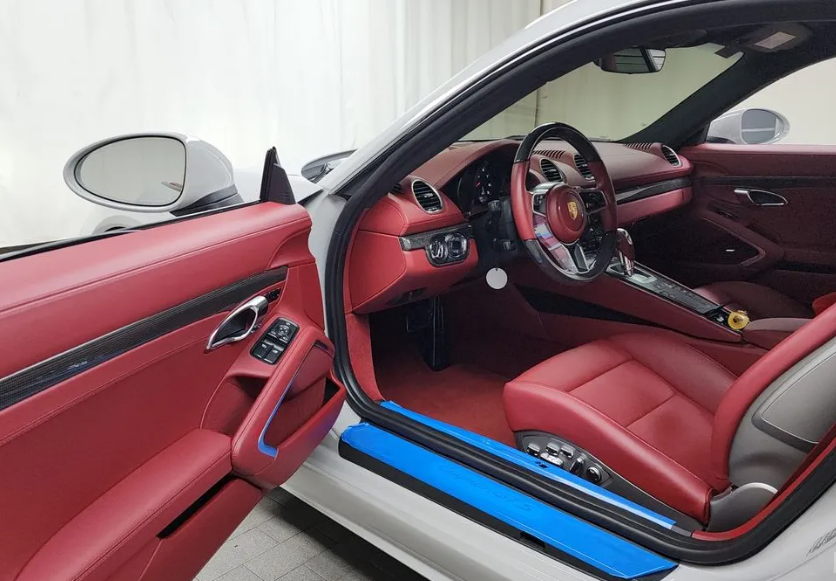 Porsche 718 Cayman