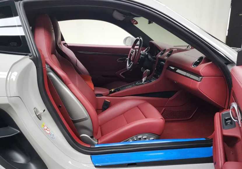 Porsche 718 Cayman