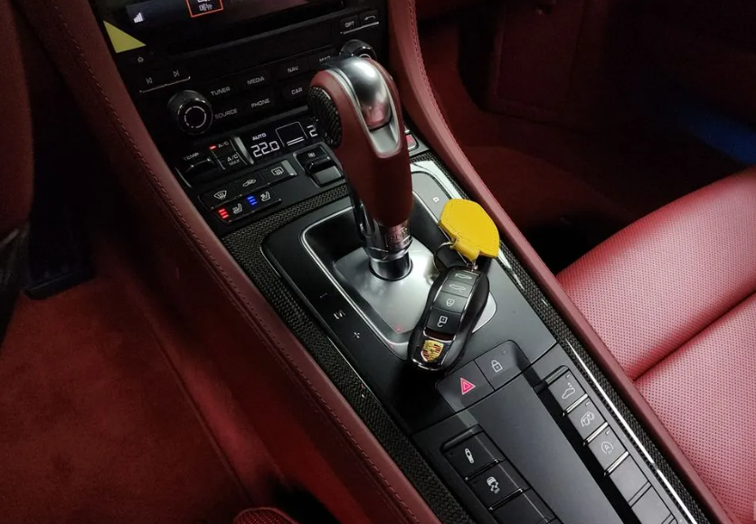 Porsche 718 Cayman