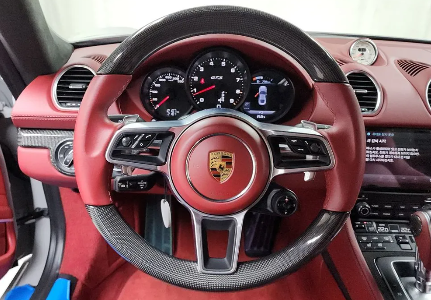 Porsche 718 Cayman