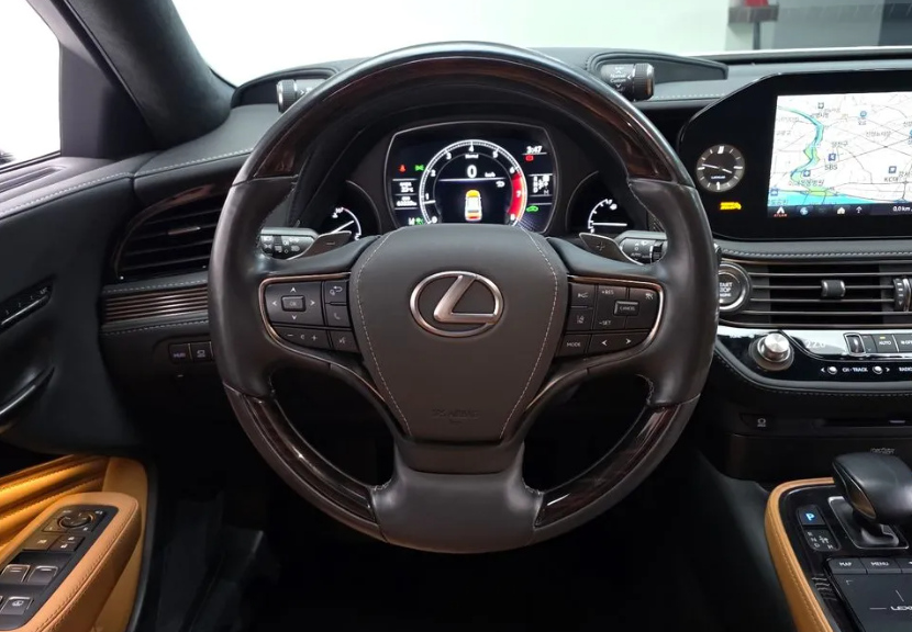 Lexus LS