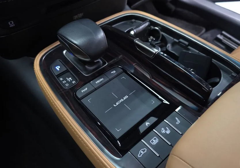 Lexus LS