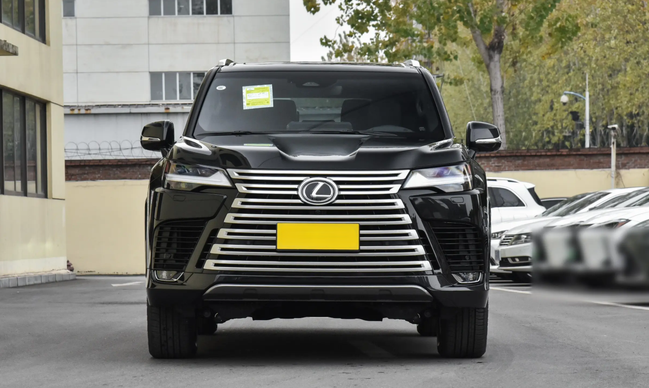 Lexus LX700