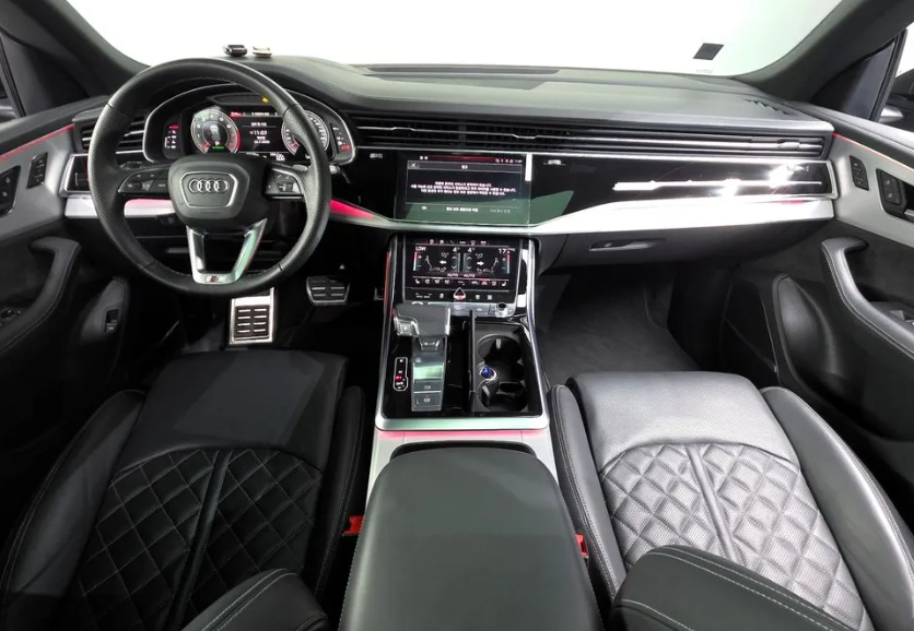 Audi Q8